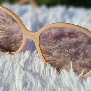 Chic Tan Sunglasses